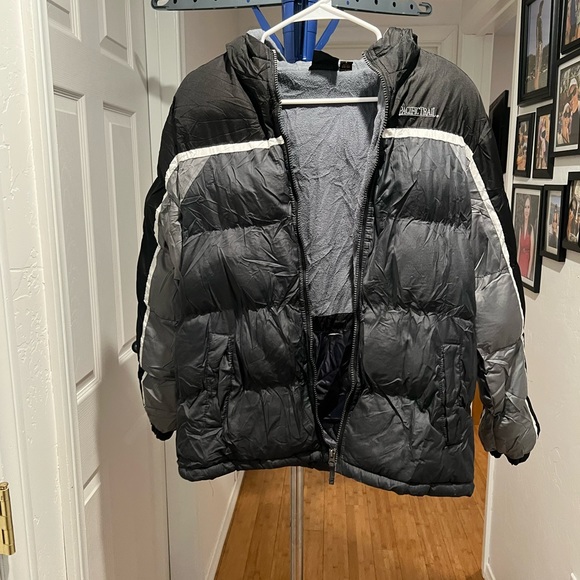 Boys L (14/16) Puffer Jacket - Picture 2 of 4